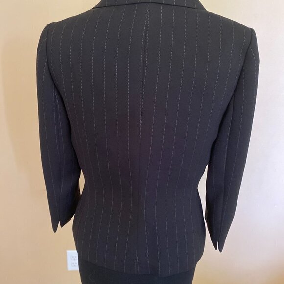 Arthur Levine Tahari Wide Pin Stripe Women’s Blazer Size 8 Office classic - Picture 3 of 5